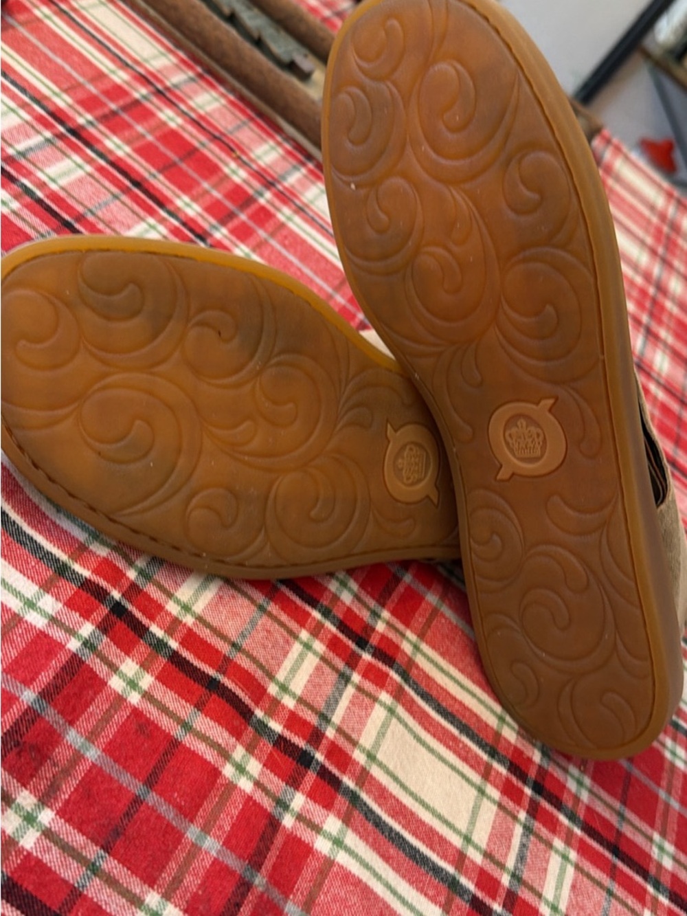 Born IWA Women's Taupe Suede Crossover Sandals - Picture 7 of 7